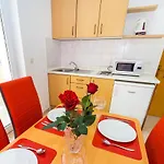 Apartman Apartments By The Sea Vrsi - Mulo, Zadar - 5951 *